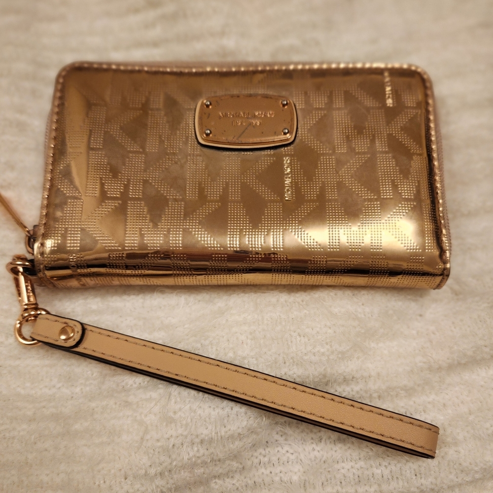 Michael Kors Metallic Rose Gold Wristlet